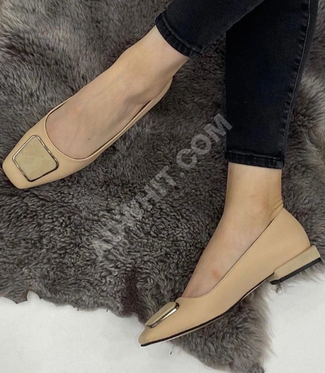 حذاء سبور نسائي 