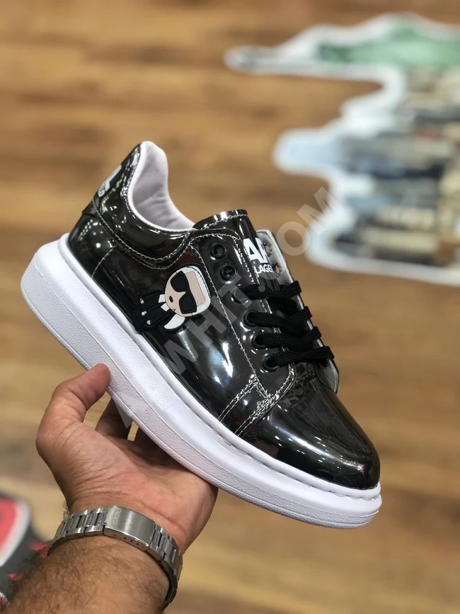 حذاء سبور نسائي 