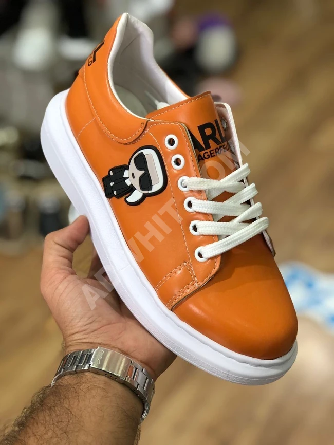 حذاء سبور نسائي 