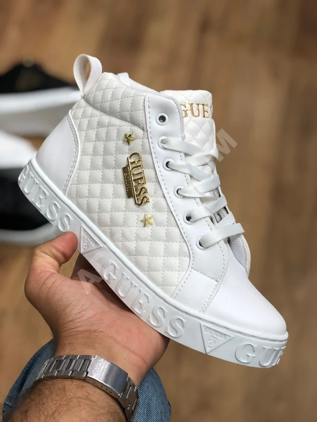 حذاء سبور نسائي 