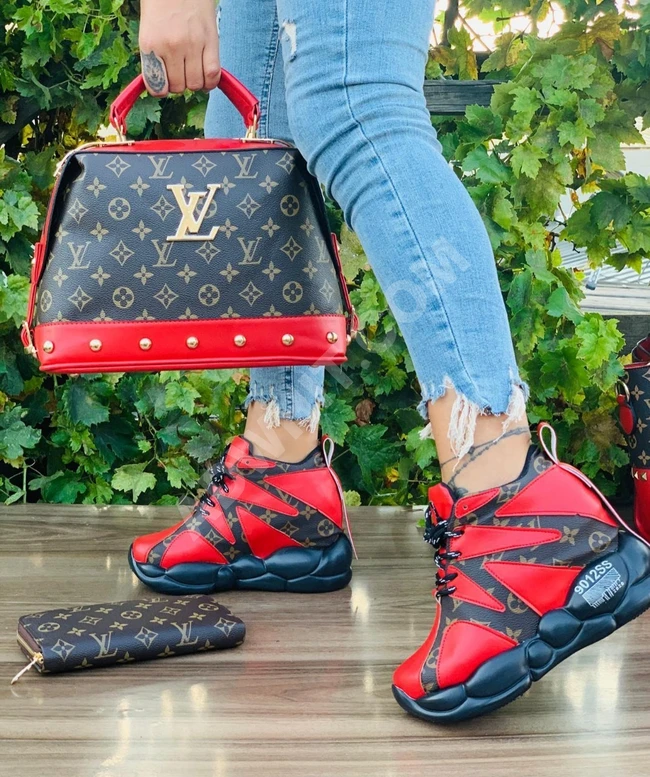 طقم حذاء سبور مع حقيبة 