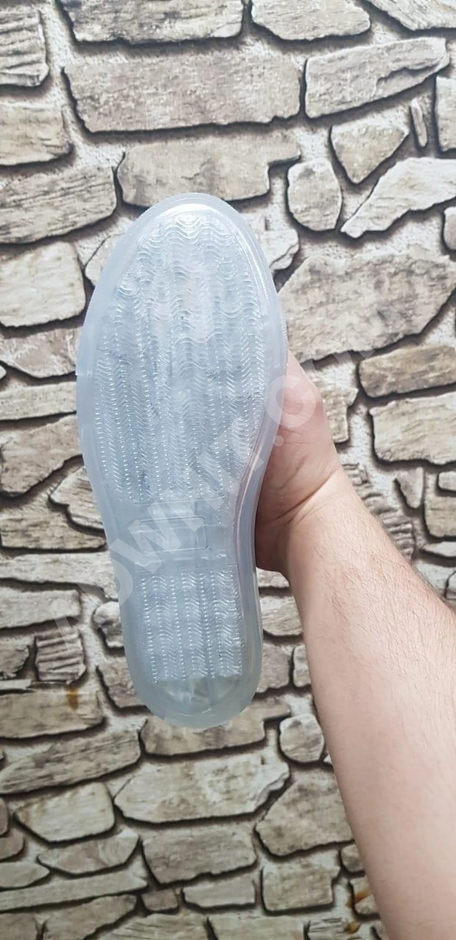 حذاء سبور نسائي 