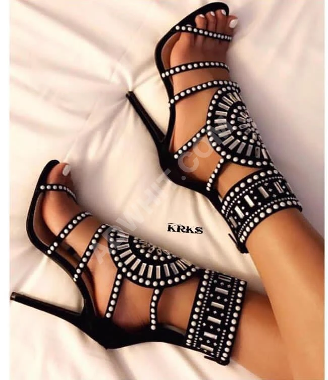 حذاء نسائي مميز