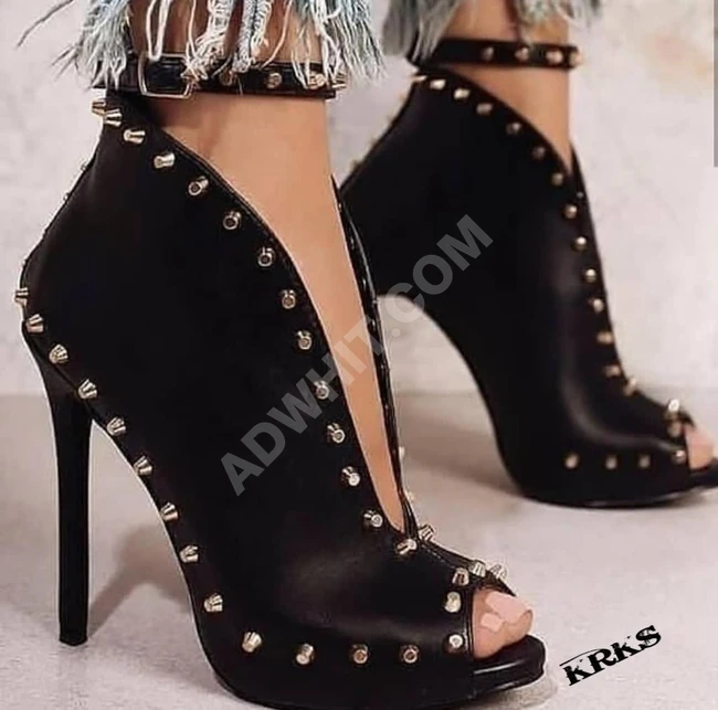 حذاء نسائي مميز