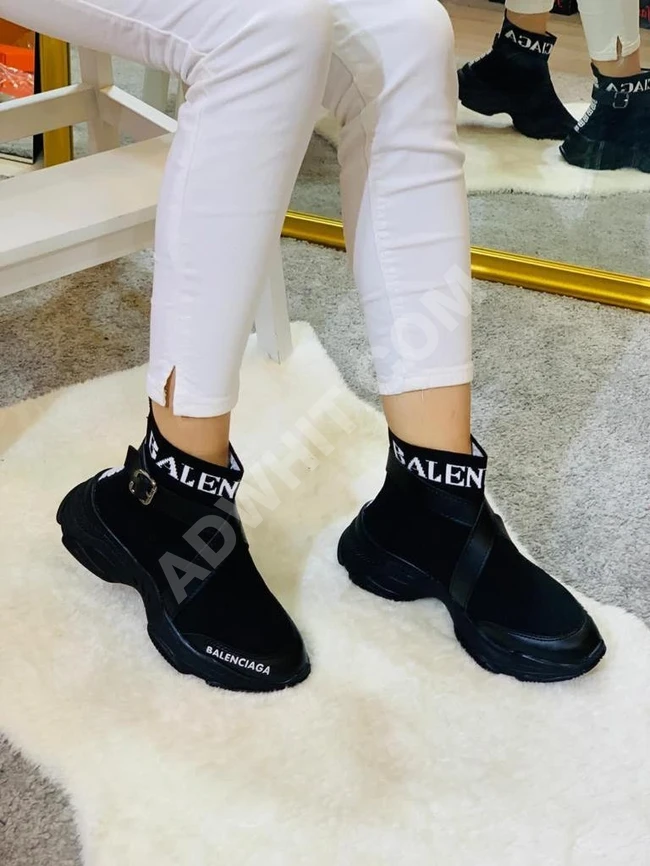 حذاء سبور نسائي 