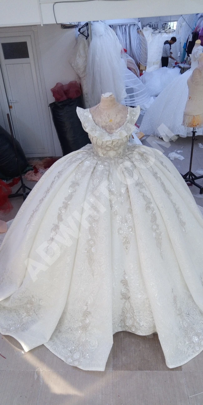 فستان زفاف ملكي