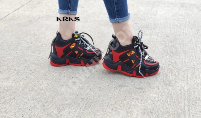 حذاء رياضي نسائي 