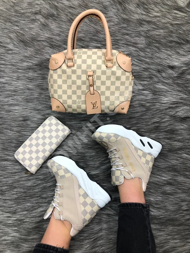 طقم حذاء مع حقيبة مع جزدان نسائي 