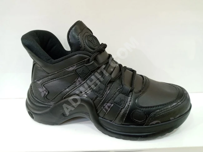 حذاء رياضي نسائي 