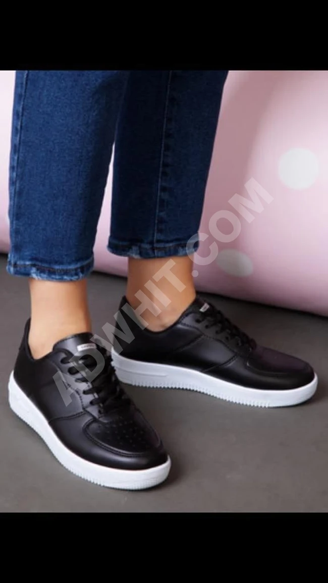 حذاء سبور نسائي 