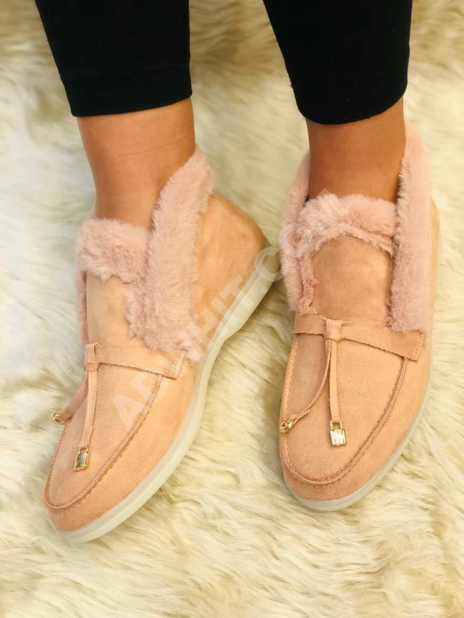 حذاء سبور نسائي شتوي