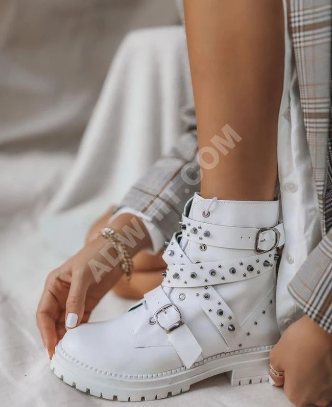 حذاء سبور نسائي مع حقيبة 