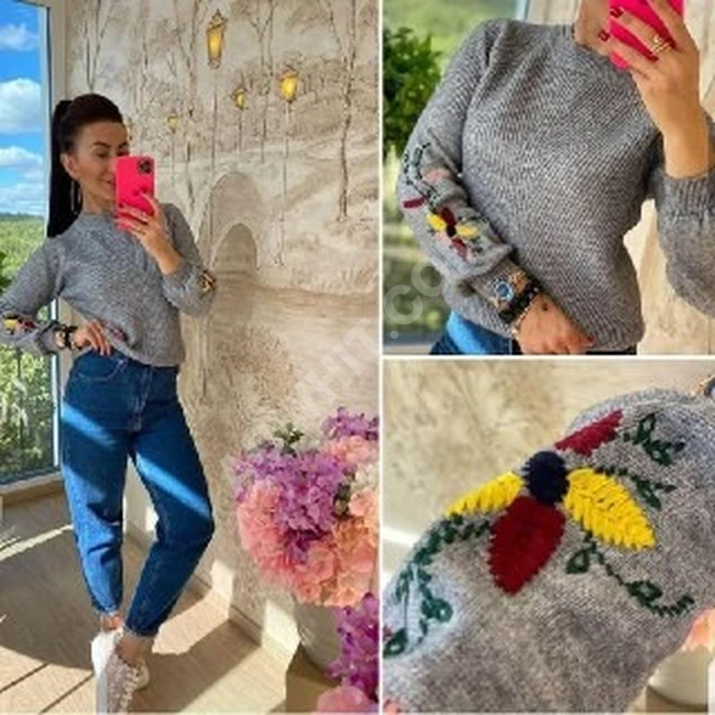 بلوزة تريكو  من شركة akam fashion