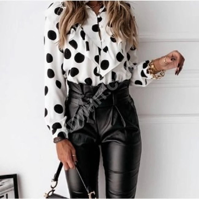 بلوزة نسائية