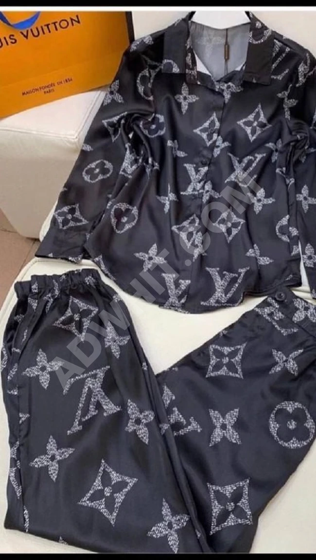 بيجامة نسائية