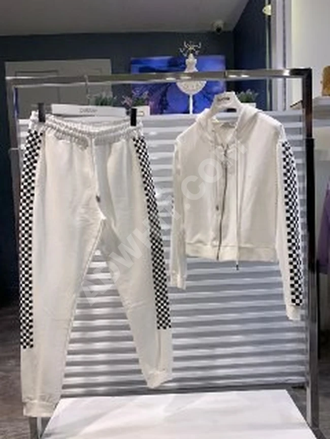 بيجامة نسائي