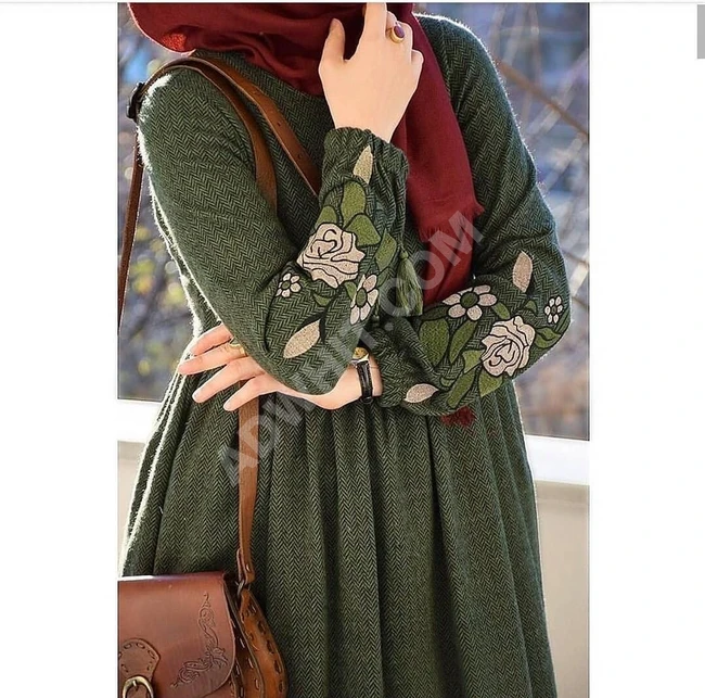 فستان نسائي