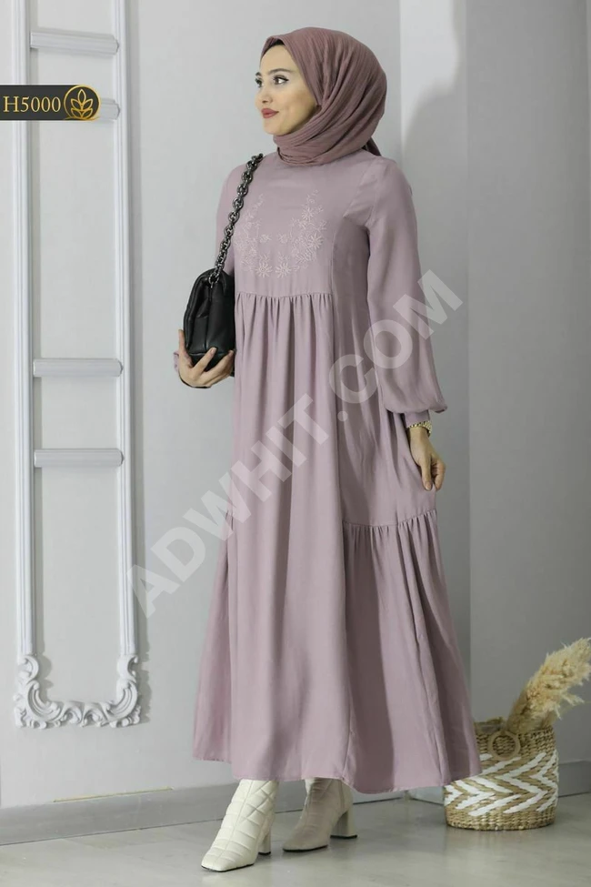 فستان نسائي