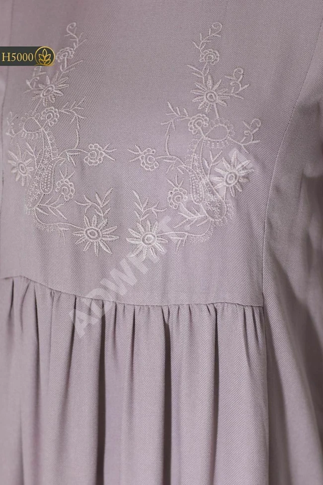 فستان نسائي