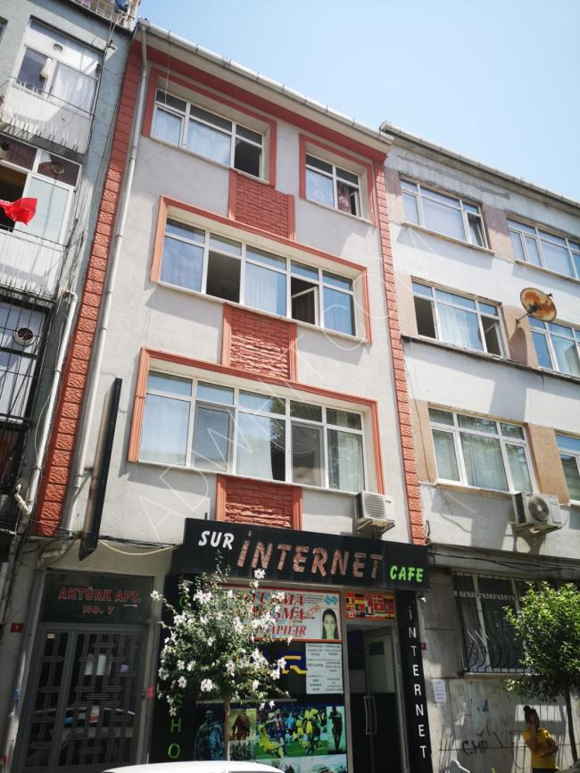 بناء استثماري سكني للبيع في الفاتح قلب إسطنبول يصلح للجنسية التركية