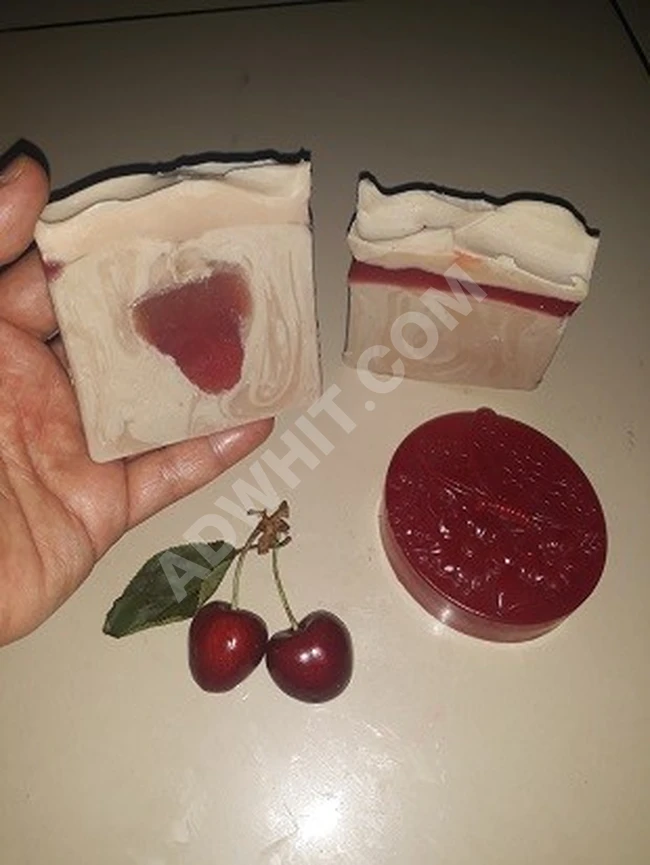 صابون الكرز الطبيعي.