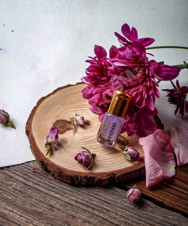 صابون جليسيرين مسك وَ ورد طبيعي.