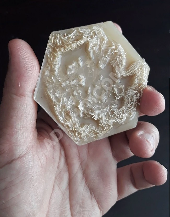 صابونة جليسيرين المحلب بالليف الطبيعي.