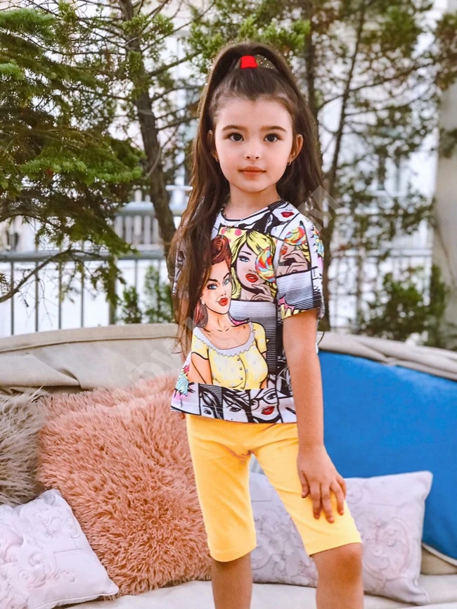 طقم بناتي شورت مع بلوز 