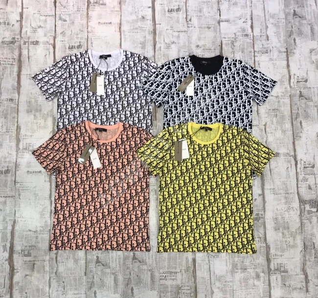 تيشرتات رجالية بأشكال مختلفة 