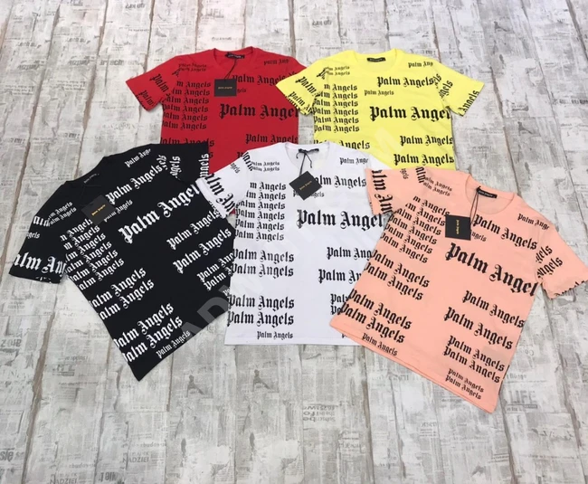 تيشرتات رجالية بأشكال مختلفة 