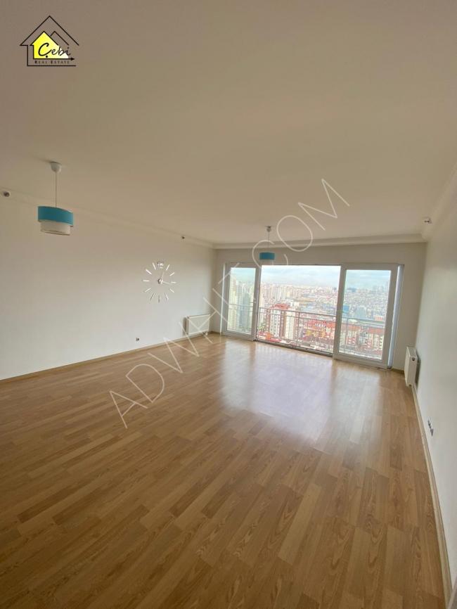 شقة 3+1  للبيع 170 م مربع في القسم الاوربي من اسطنبول ضمن مجمع كامل الخدمات الترفيهيه