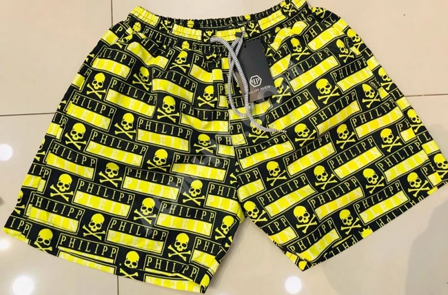 شورت رجالي صيفي بأشكال مختلفة 