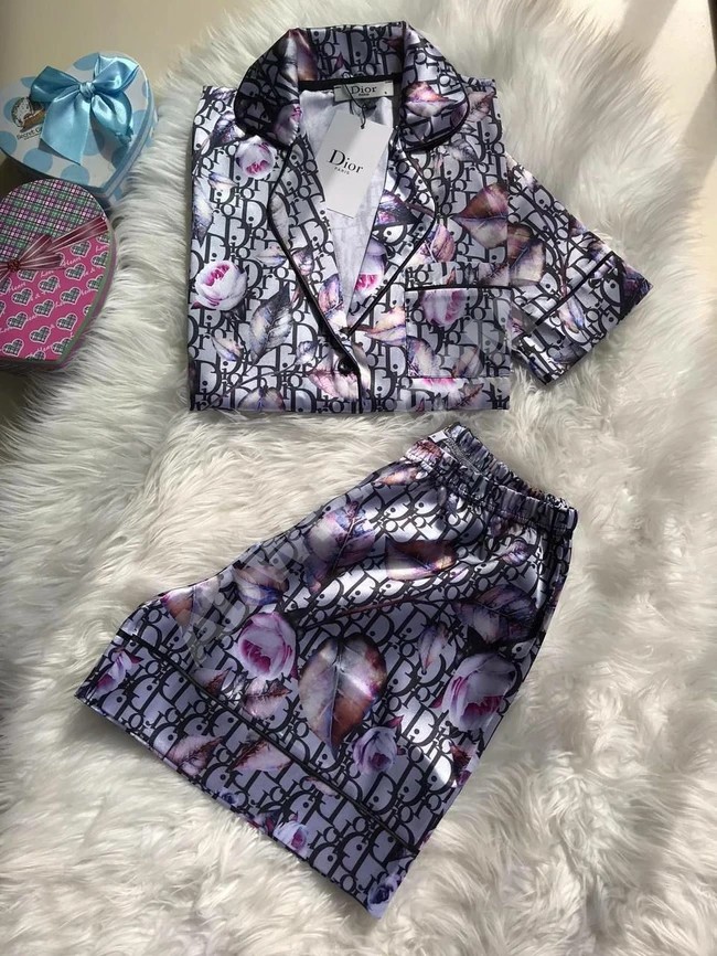 بيجاما نسائية شورت ساتان حرير