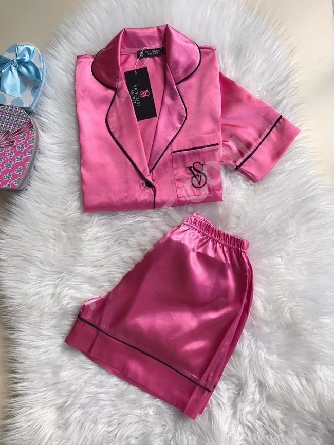 بيجاما نوم نسائية ساتان حرير 