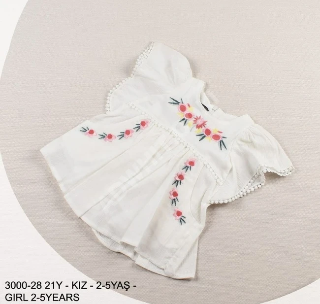 كنزة بناتي بألوان مختلفة