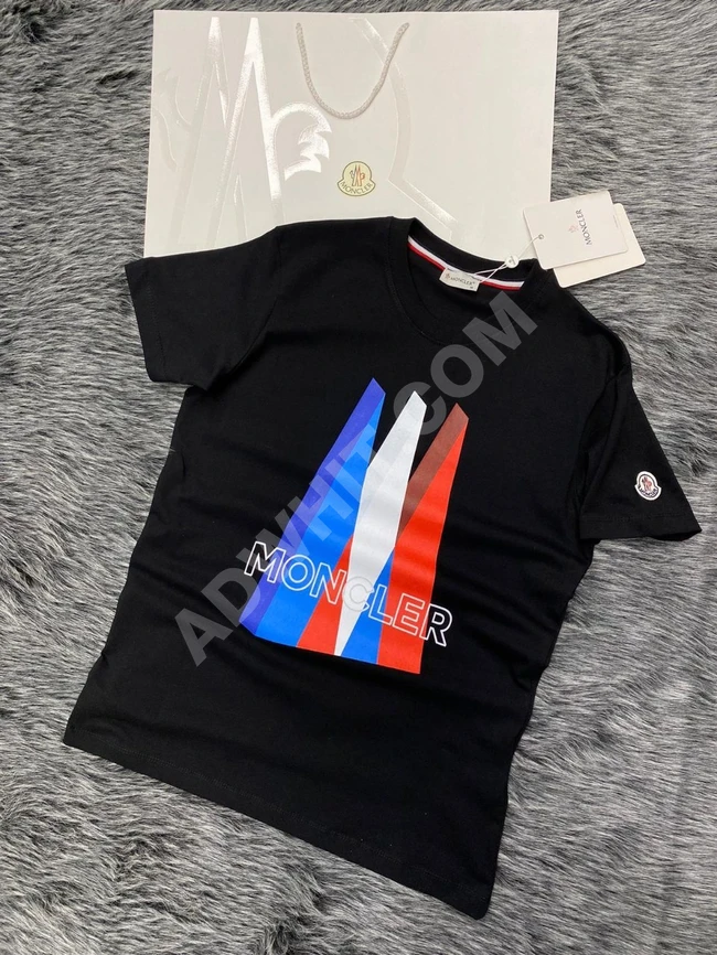 تيشرتات صيفي رجالية بأشكال والوان مختلفة