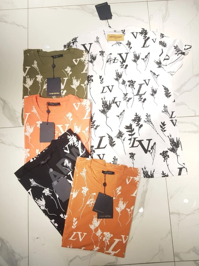 تيشرت صيفي رجالي بأشكال مختلفة 