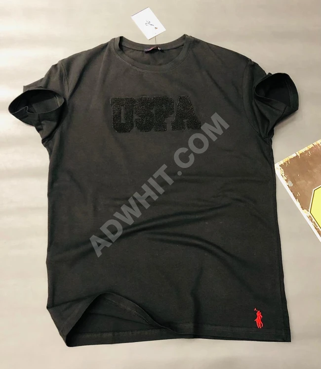 تيشرتات رجالية بأشكال والوان مختلفة 