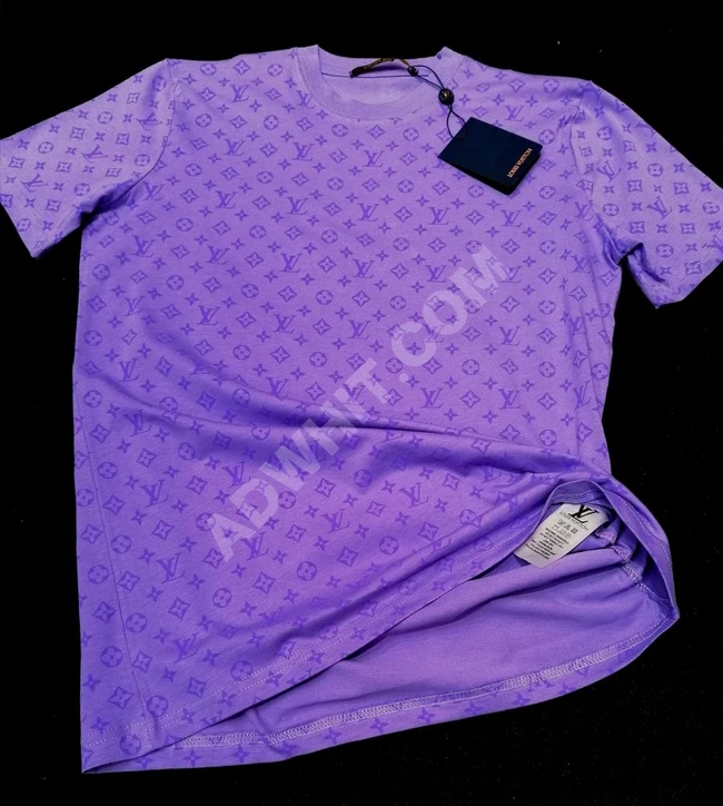 تيشرت رجالي بأشكال وألوان مختلفة 