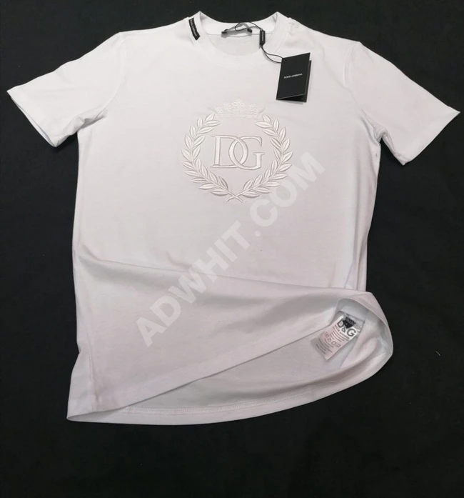 تيشرت رجالي بأشكال وألوان مختلفة 