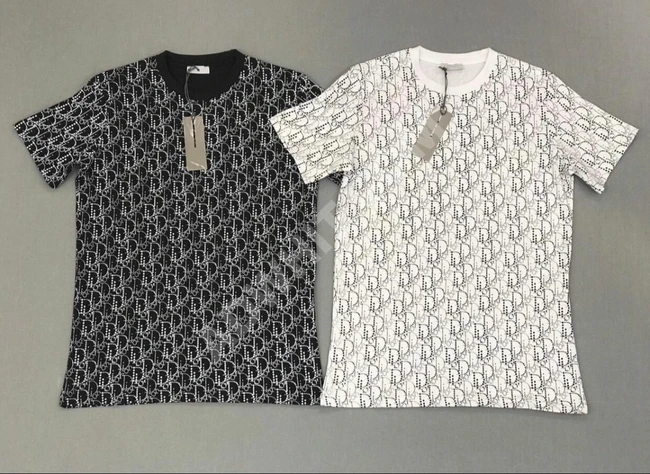 كنزات رجالية بأشكال والوان مختلفة 