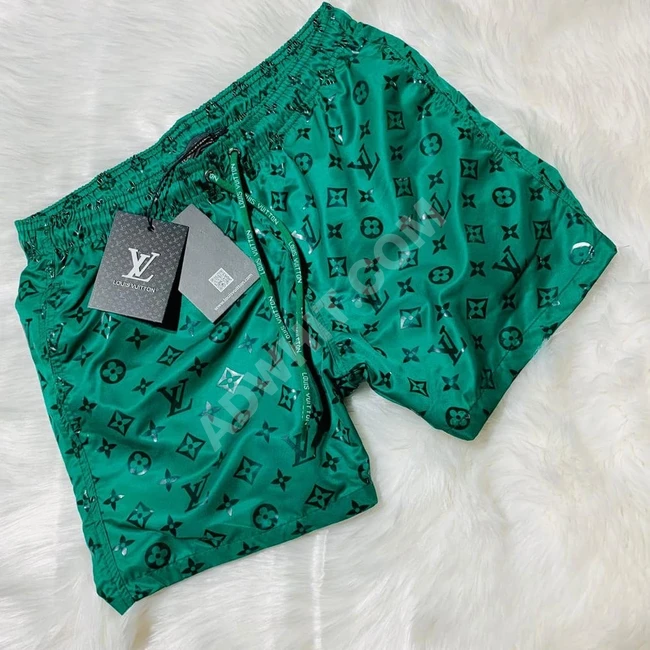 شورت رجالي بألوان واشكال مختلفة 