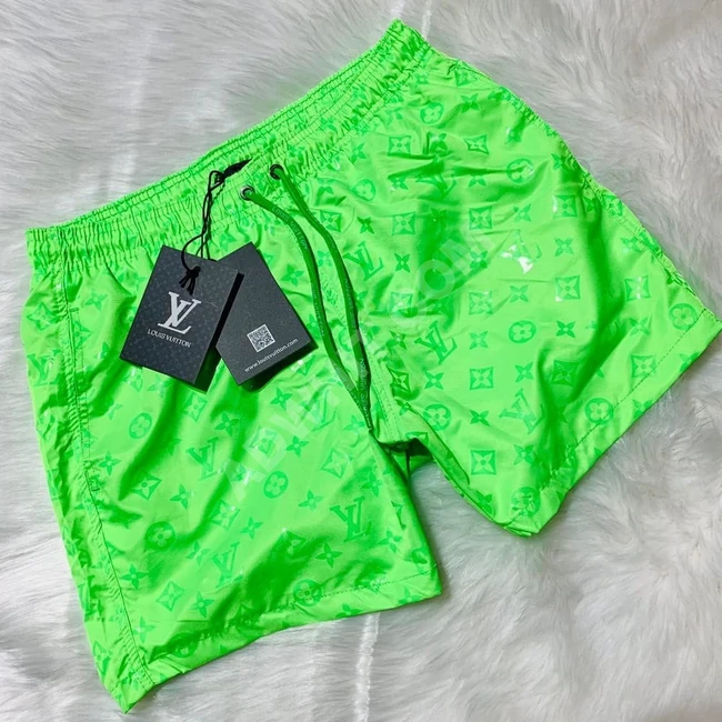 شورت رجالي بألوان واشكال مختلفة 