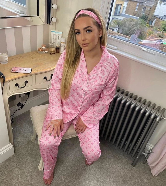 بيجاما نوم نسائية حرير ساتان