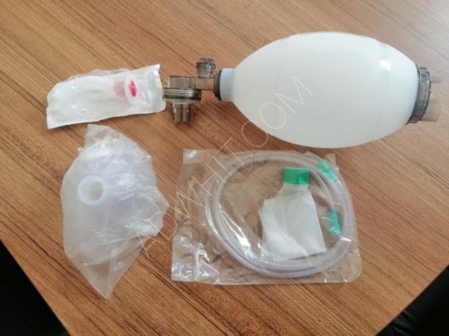 جهاز تنفس صناعي يدوي قابل لإعادة الاستخدام / جهاز إنعاش سيليكون - أمبو (1 قناع + 1 مجرى هوائي) Reusable Manual Artificial Respirator / Resuscitator Silicone ‐ Ambu (1 maske + 1 airway)