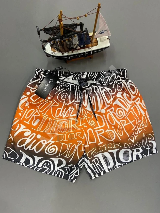 شورت رجالي بجودة عالية وأشكال متعددة