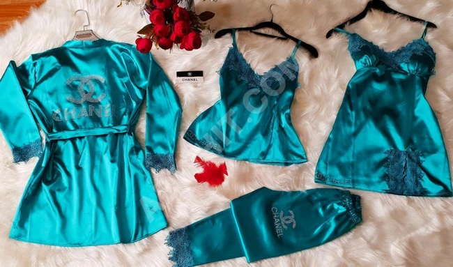 طقم نوم نسائي اربع قطع