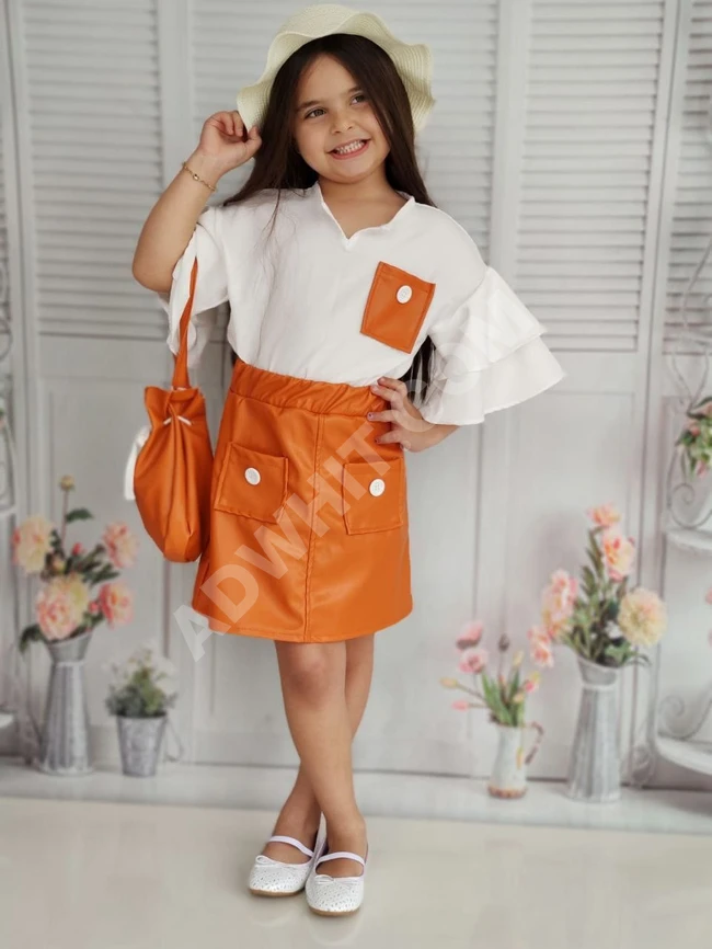 طقم بناتي مع حقيبة 