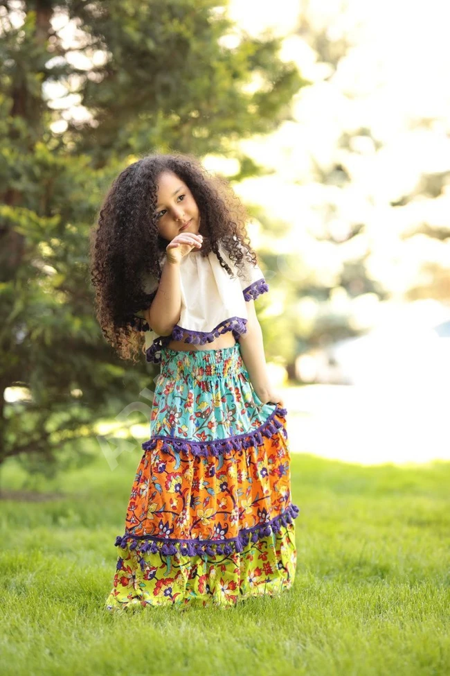 طقم بناتي تنورة مع بلوز