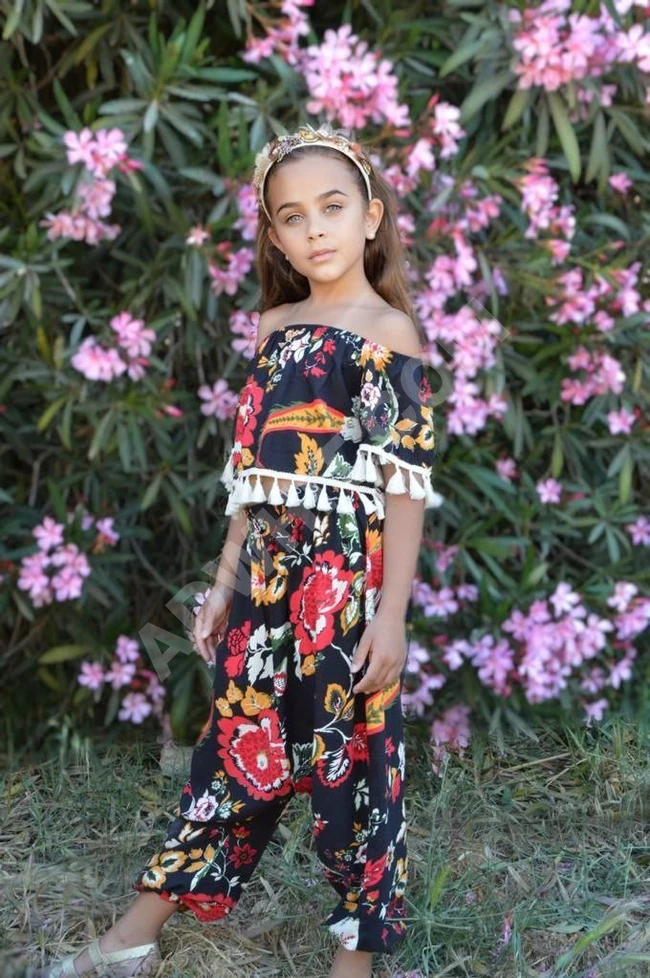 طقم بناتي بحري 